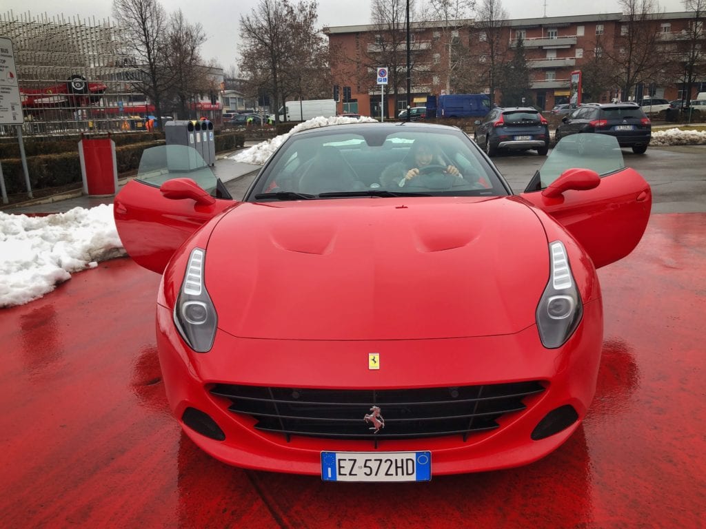 Como dirigir uma Ferrari na Itália