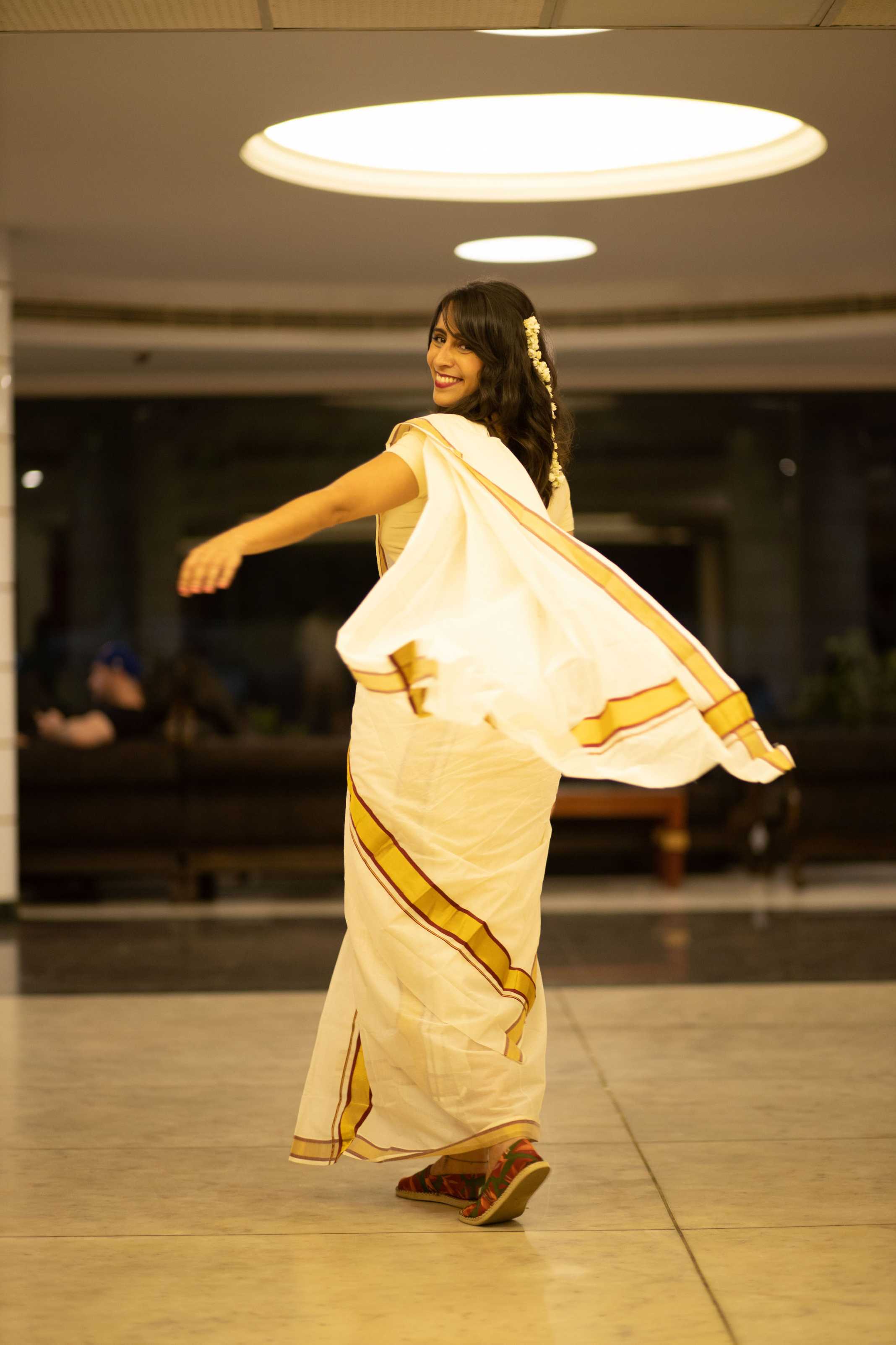 How to wear a saree