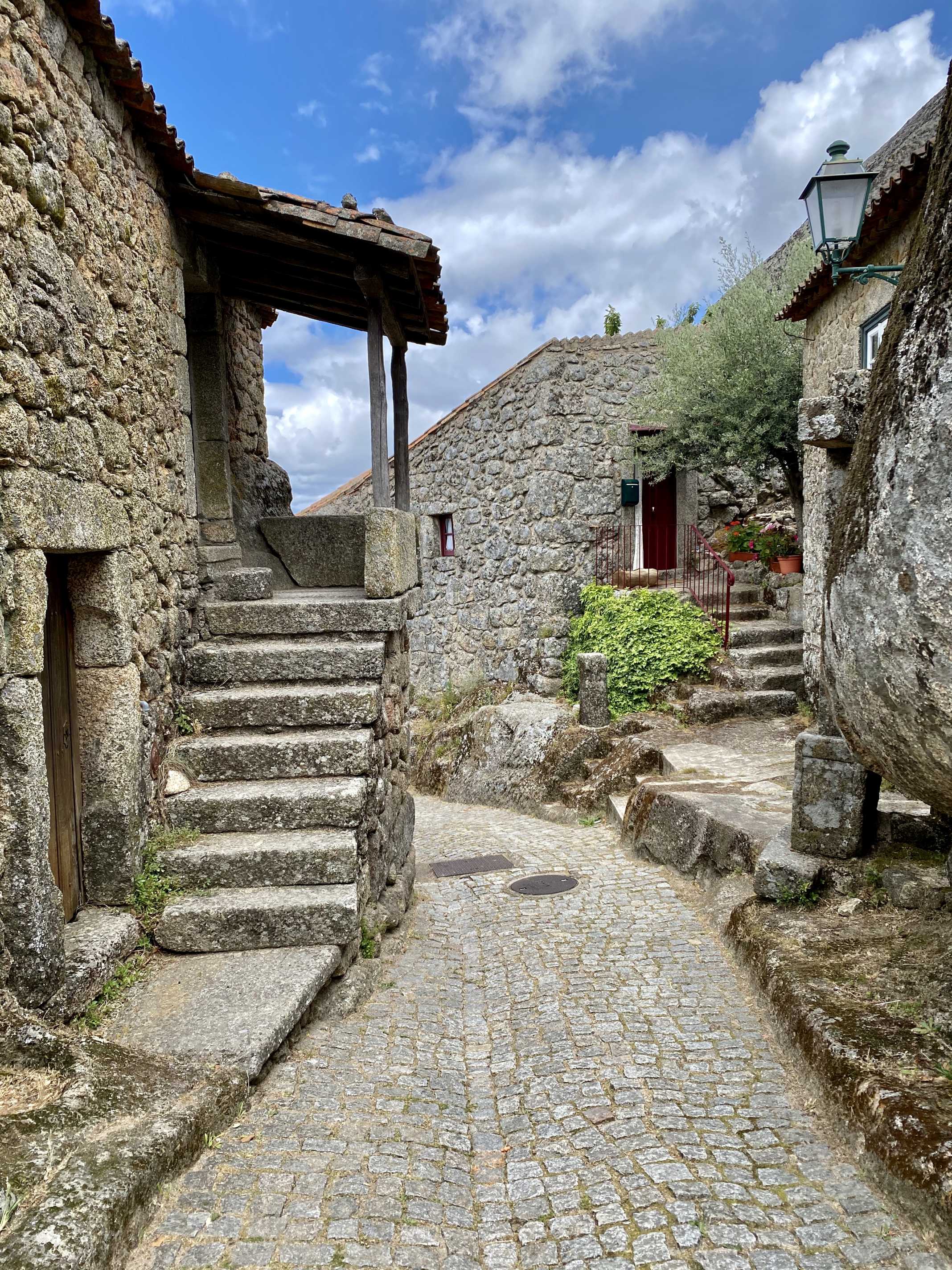 aldeia monsanto portugal