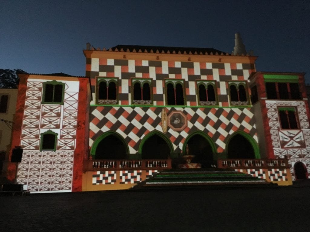 Outro momento do video mapping no Palácio Nacional de Sintra