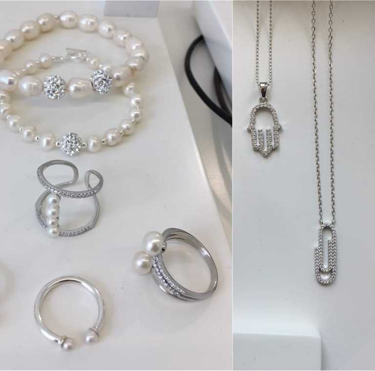 Stone By Stone: uma infinidade de anéis, pulseiras, brincos, colares…