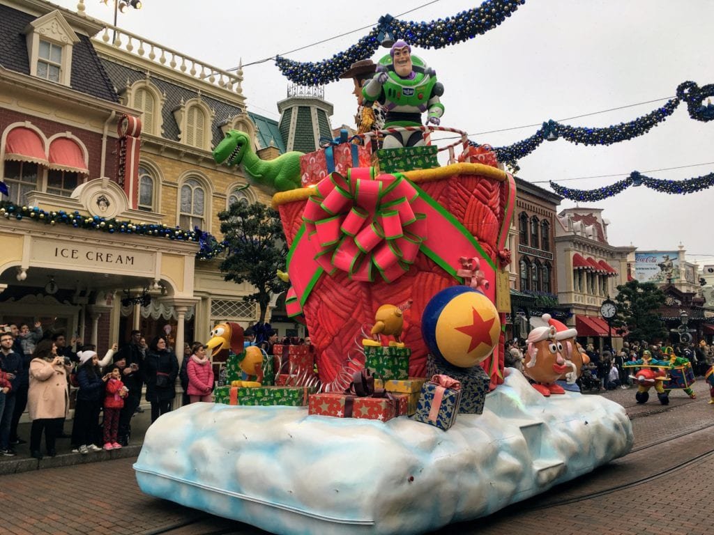Toy Story no desfile de Natal na Disney Paris