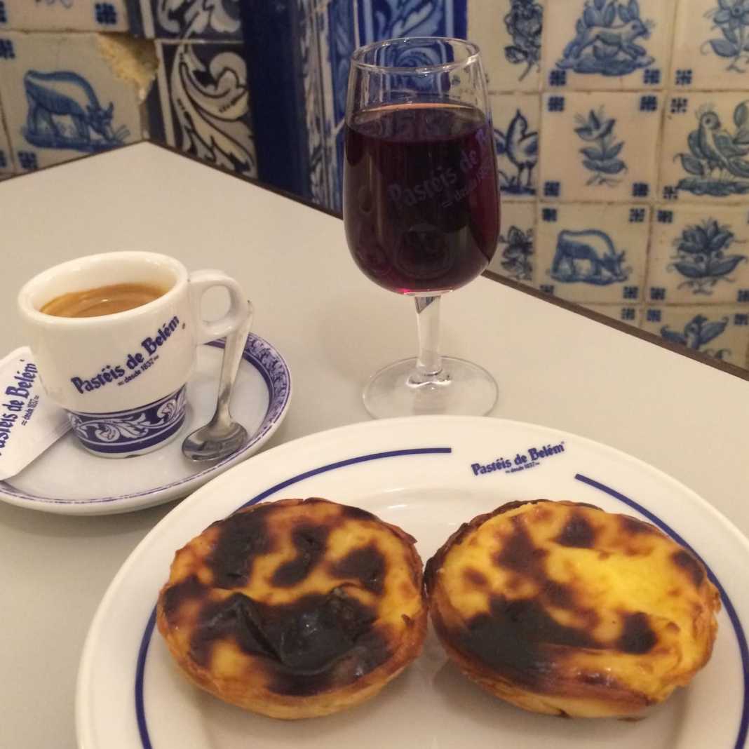 Chuva em Lisboa: Comer Pastel de Belém