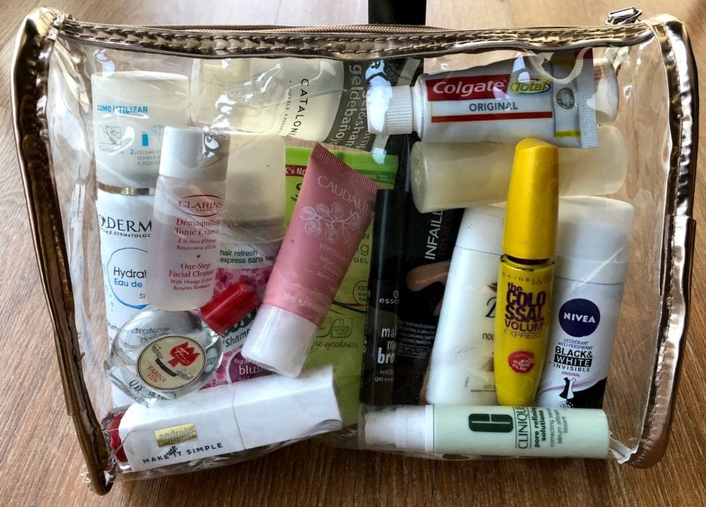 Como Montar Necessaire de Viagem