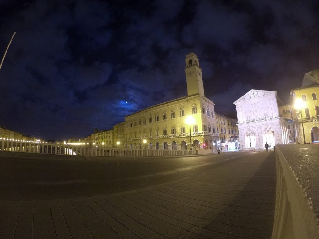 O que fazer em Pisa, Itália, à noite