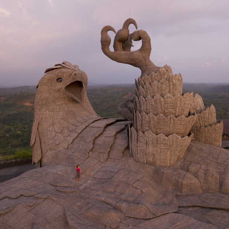 Maior estátua de águia do mundo!