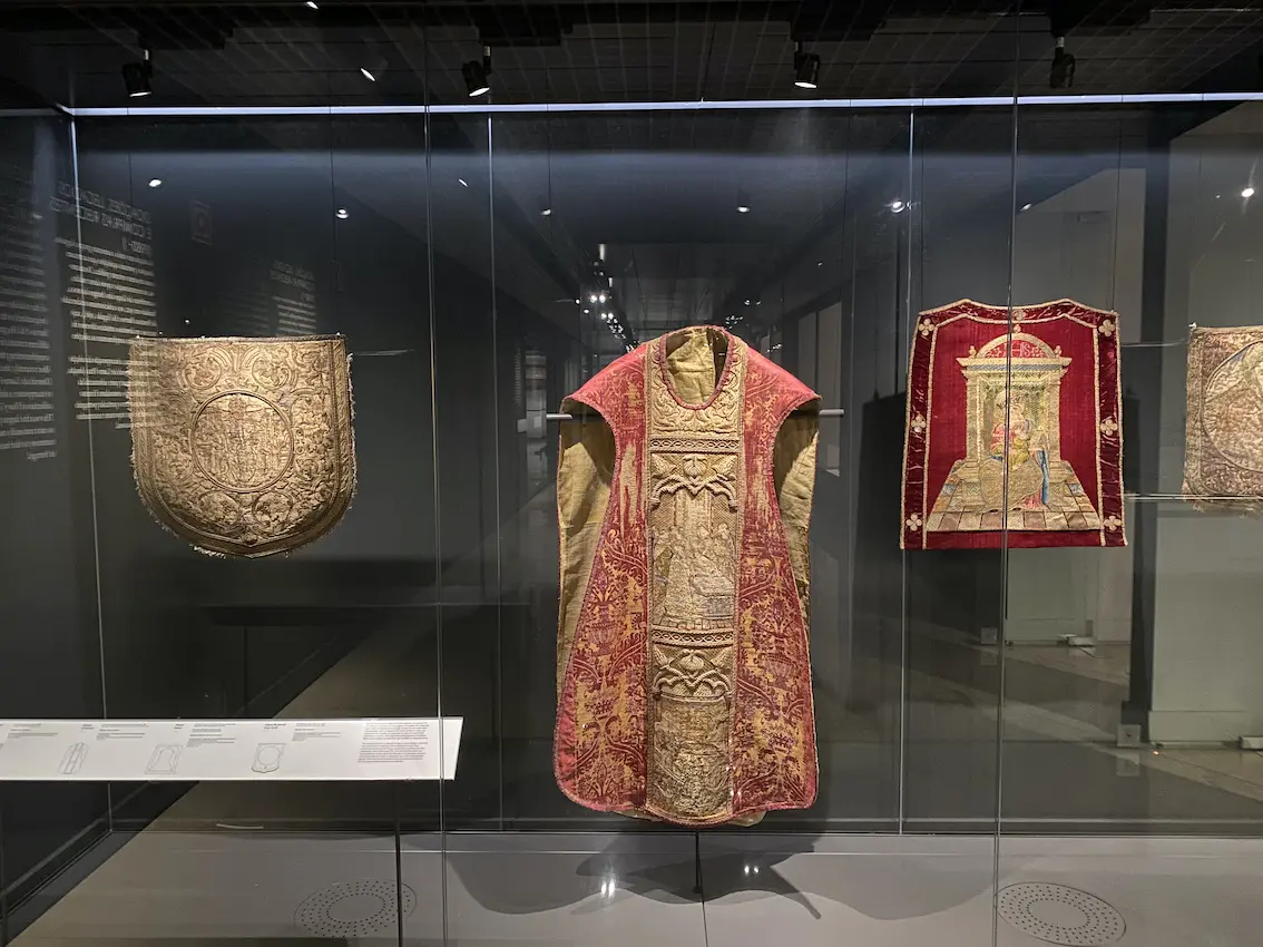 museu de arte antiga roupa