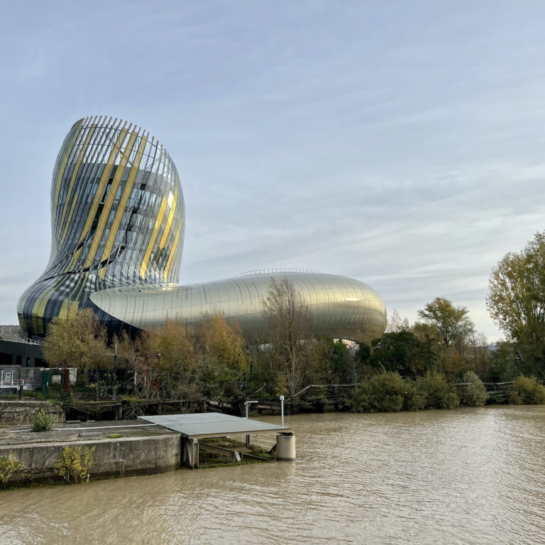 La Cité du Vin: museu do vinho em Bordeaux, França!