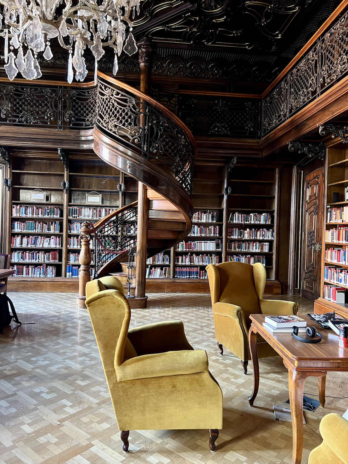 biblioteca budapeste