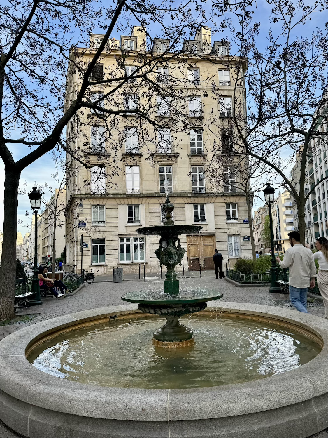 emily in paris cenários